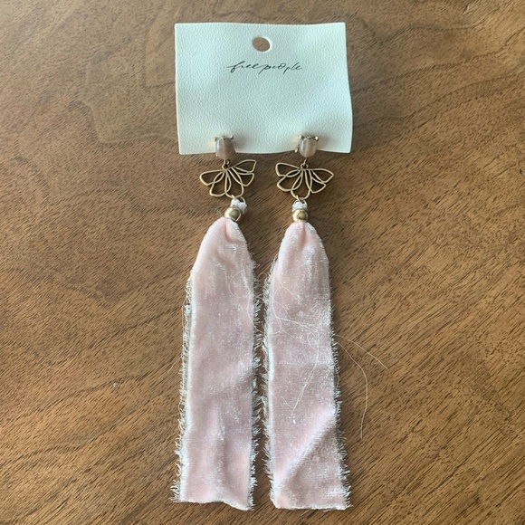 Free People Dainty Coquette Fairy Lulu Ribbon Dangle Earrings - Pink/Gold - NWT - Picture 2 of 5